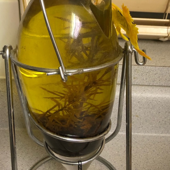 🛍2 for $35🛍️NWOT bottled infused oil with stand. - Picture 4 of 4